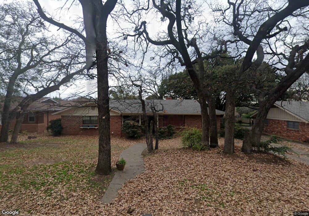 709 Joanna Dr, Hurst, TX 76053 - photo 1
