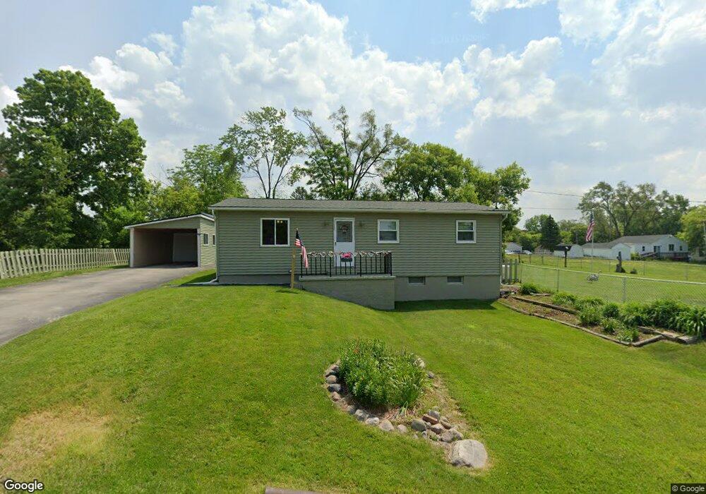 1511 Lambden Rd, Flint, MI 48532 - photo 1
