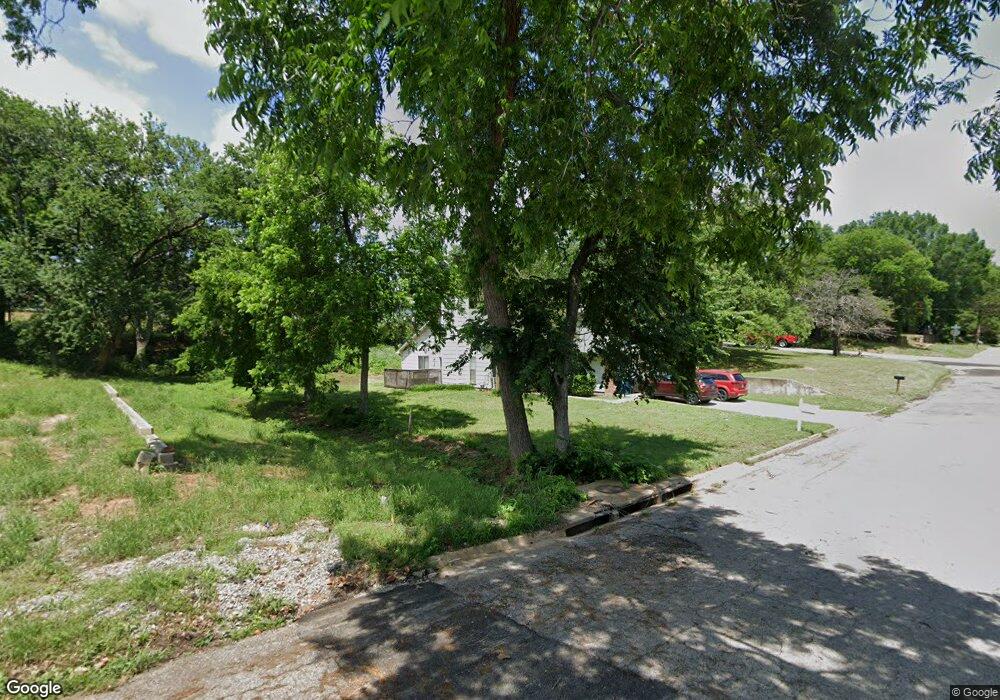 1511 W Main St, Denison, TX 75020 - photo 1