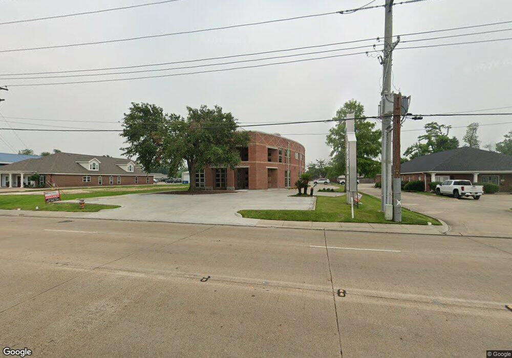 3101 Lake St, Lake Charles, LA 70601 - photo 1