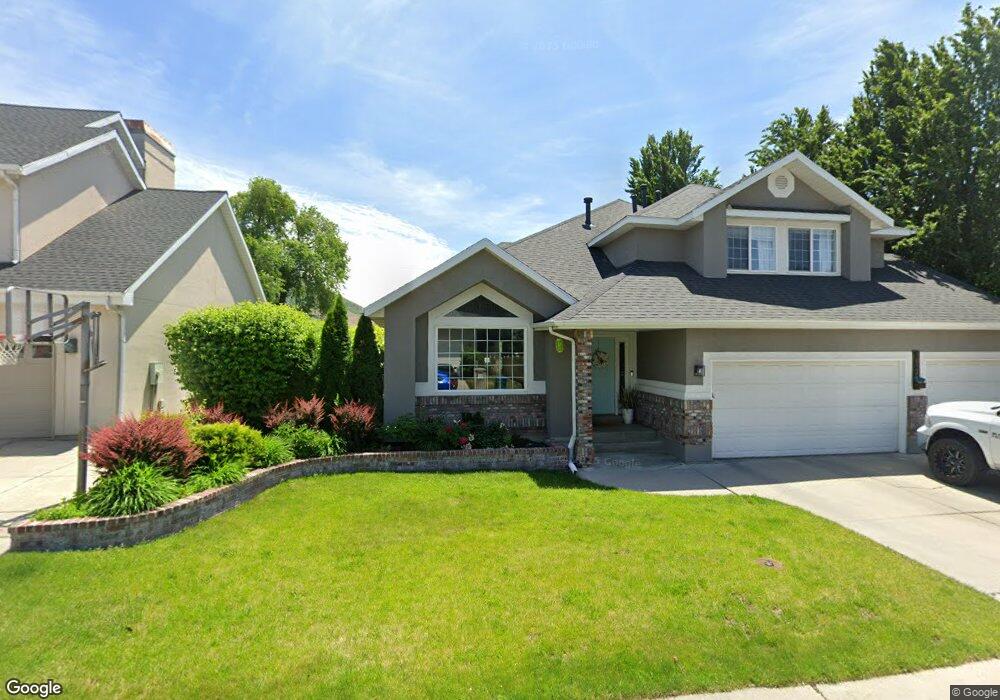 1926 E Shadow Oak Ln, Sandy, UT 84092 - photo 1