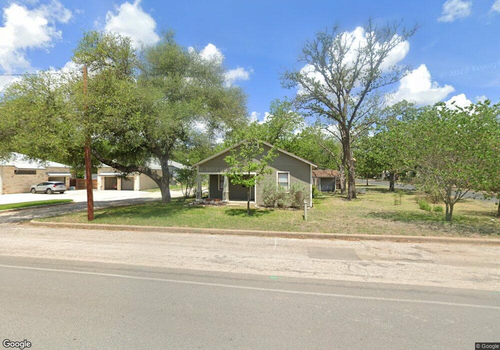 508 N Milam St, Fredericksburg, TX 78624 - photo 1