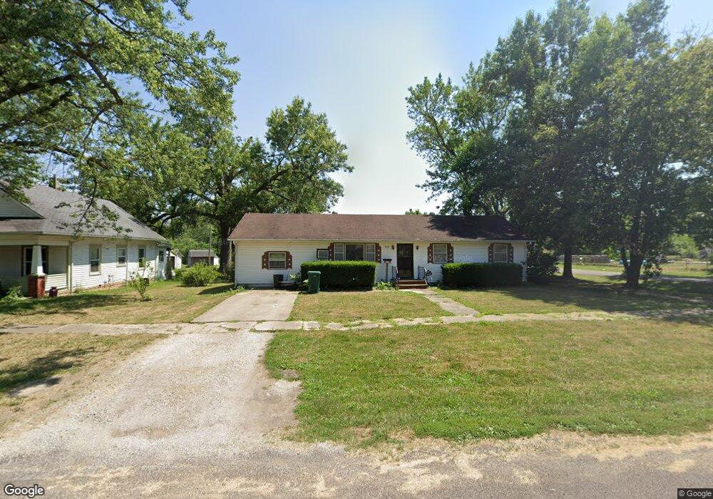 202 E 2nd St, Appleton City, MO 64724 - photo 1