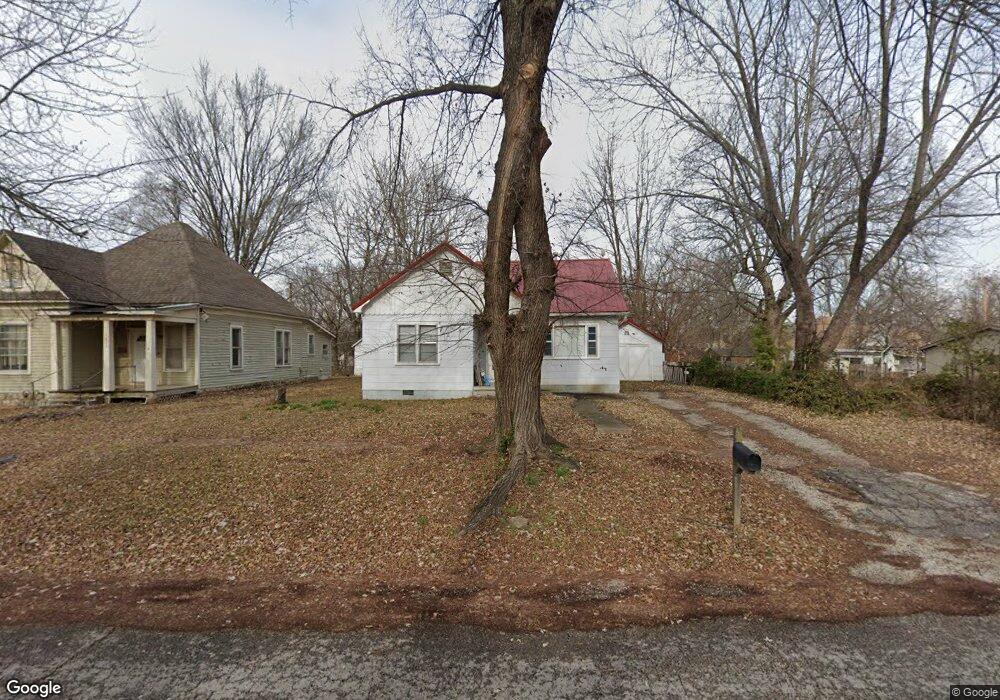 1815 Felix Ave, Parsons, KS 67357 - photo 1