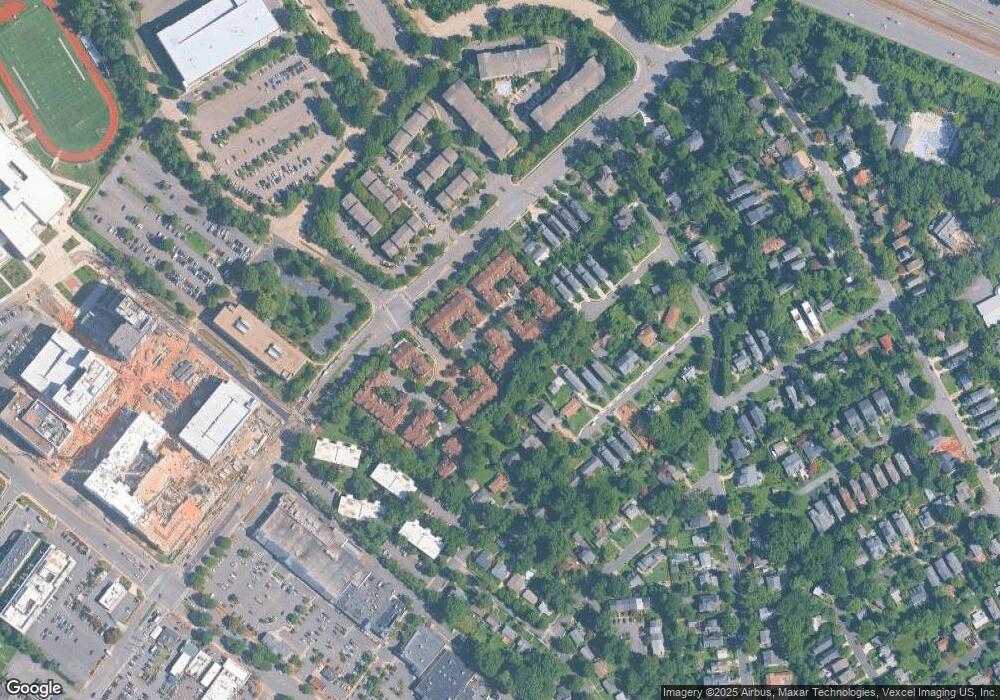 7027 Haycock Rd unit E, Falls Church, VA 22043 - photo 1