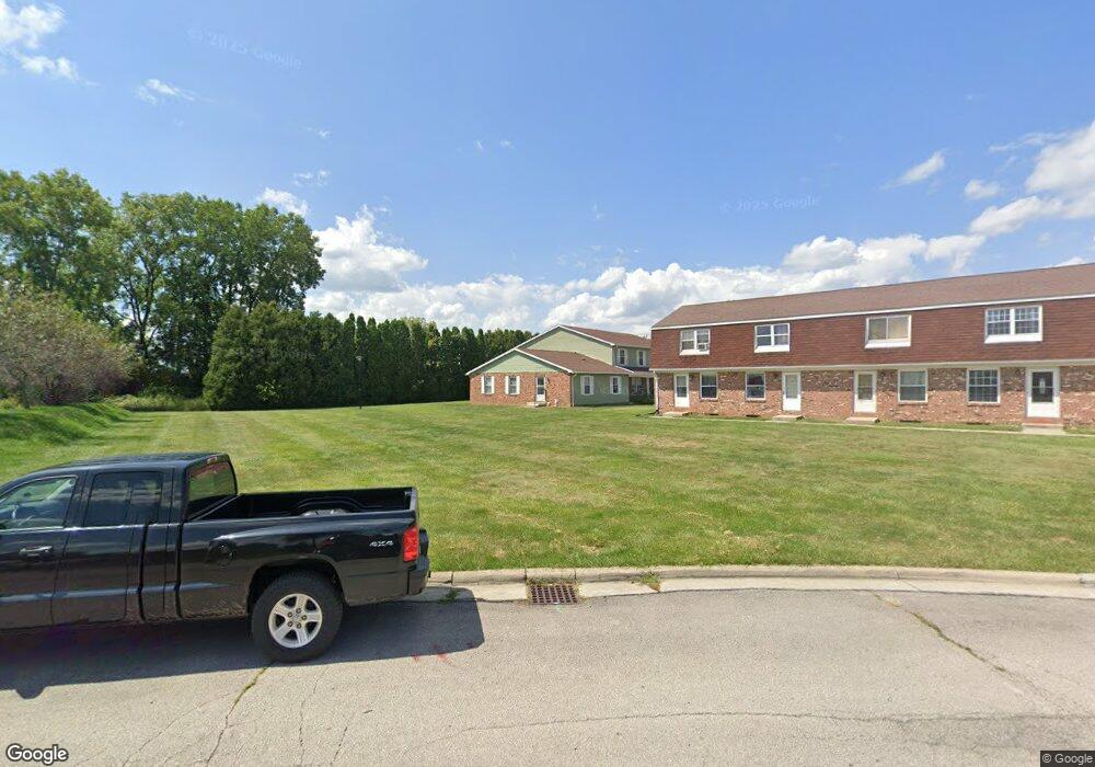 464 Heritage Cir, Bucyrus, OH 44820 - photo 1