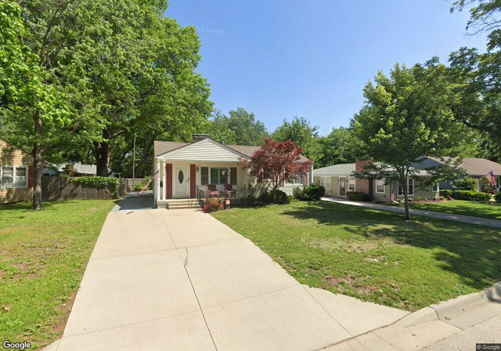 3118 SW 18th St, Topeka, KS 66604 - photo 1
