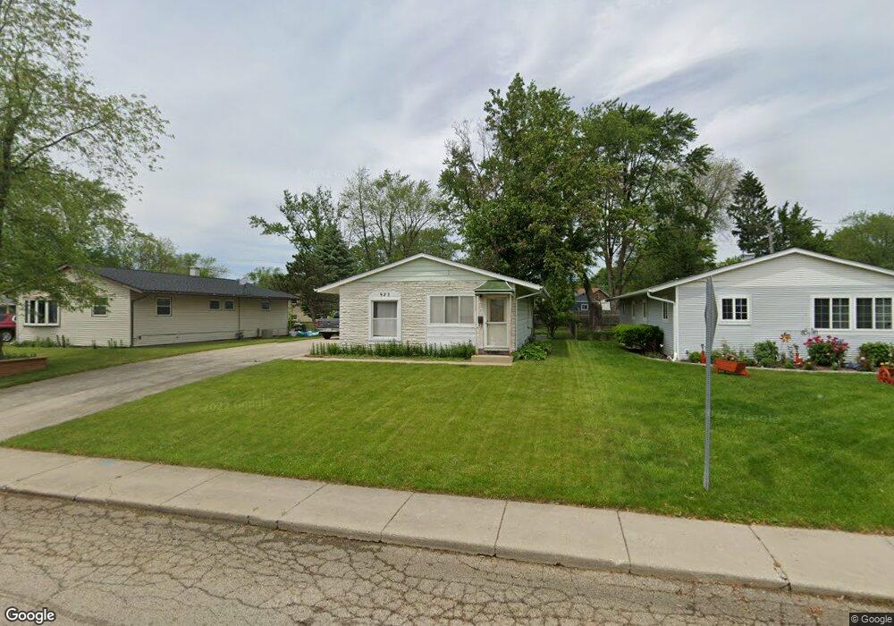 923 Berkley St, Carpentersville, IL 60110 - photo 1