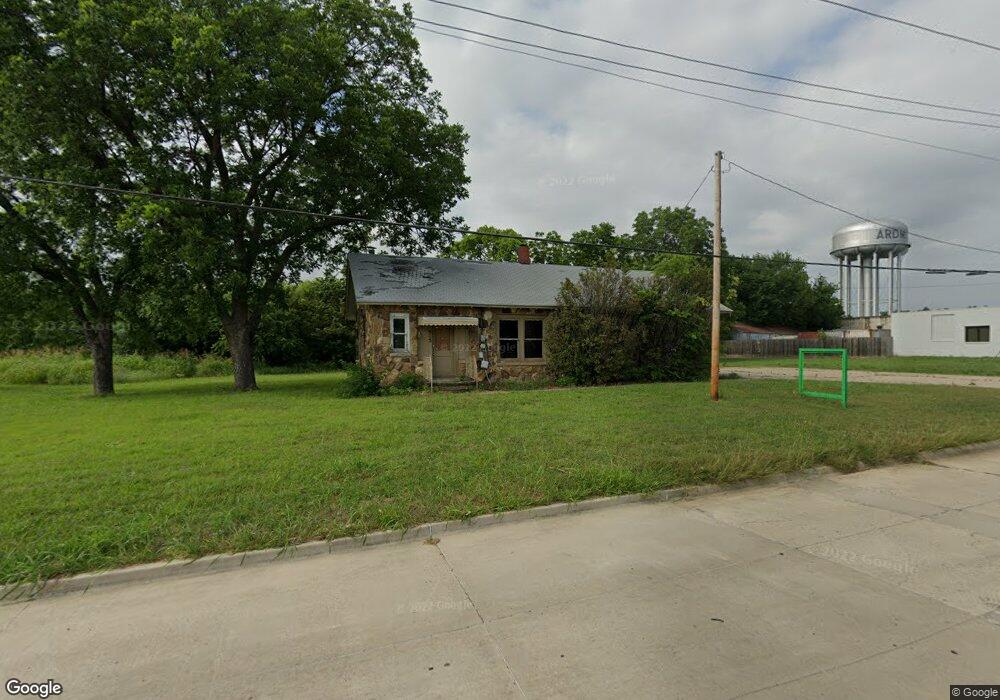 915 Moore St SW, Ardmore, OK 73401 - photo 1