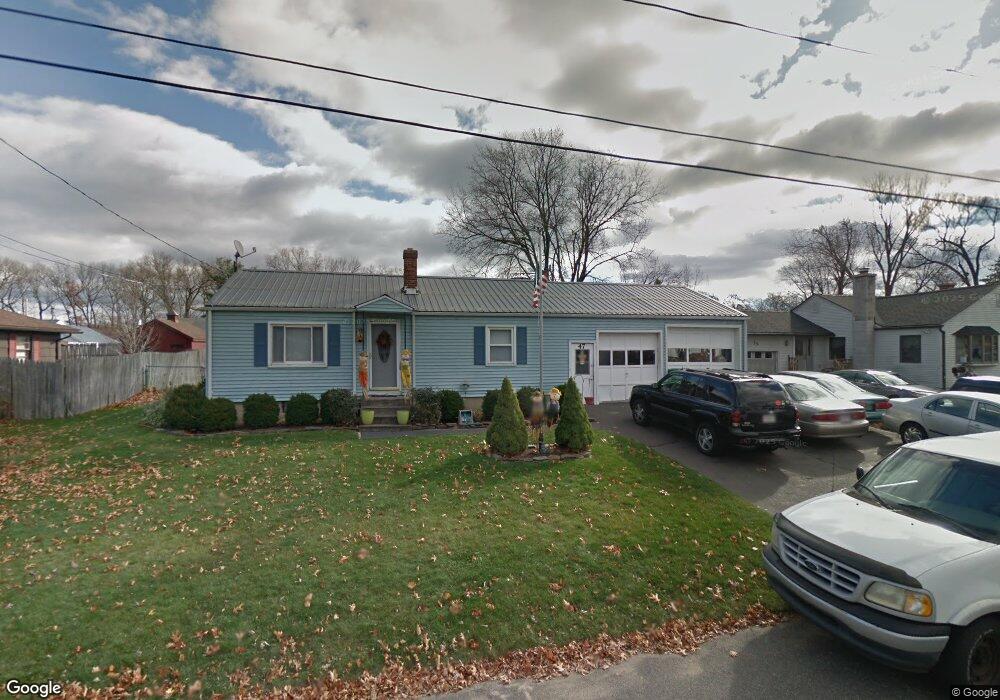 47 Sunset Dr, Chicopee, MA 01020 - photo 1