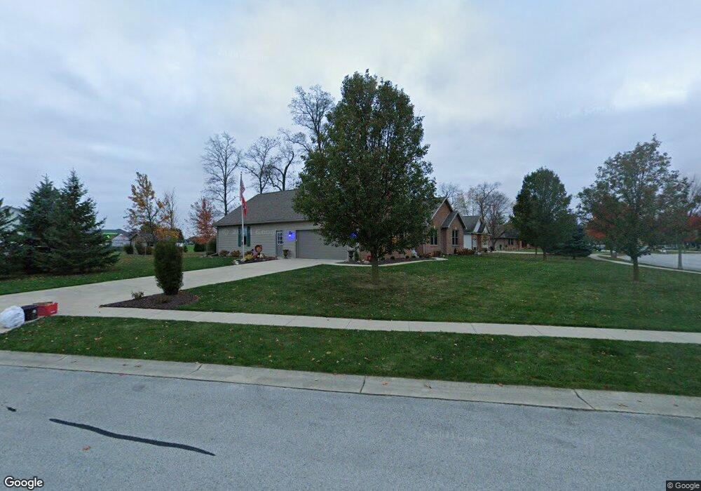 806 Abraham Ct, Wapakoneta, OH 45895 - photo 1