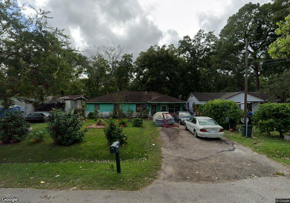 6716 Roanoke St, Houston, TX 77028 - photo 1