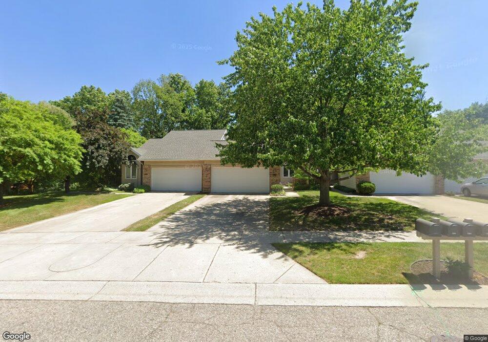 2300 Meadowglen Dr NE, Grand Rapids, MI 49505 - photo 1