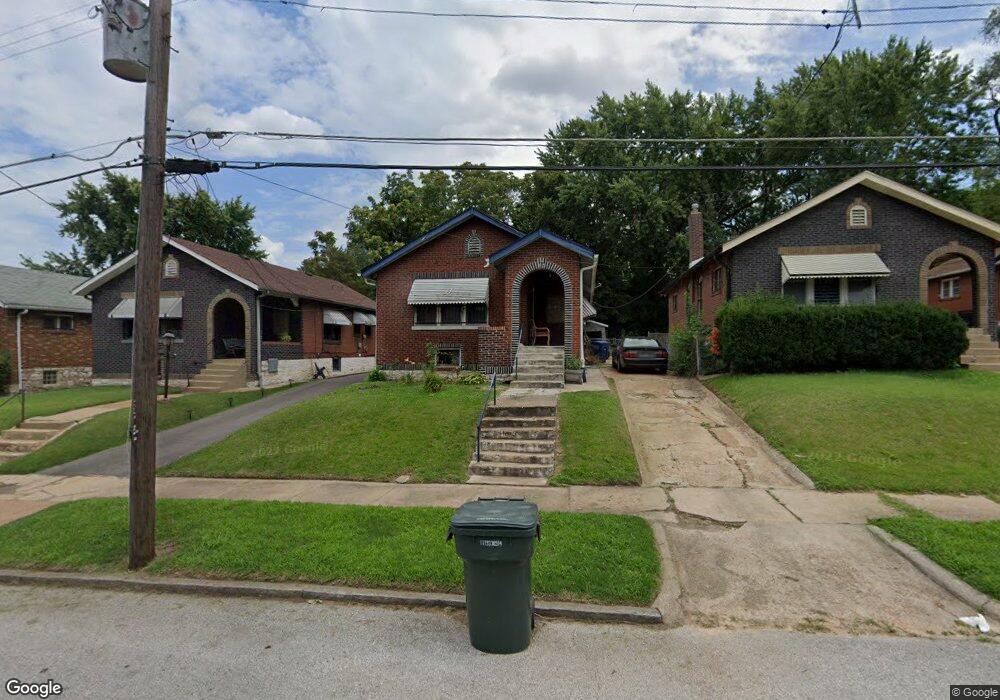 4040 Cora Ave, Saint Louis, MO 63115 - photo 1