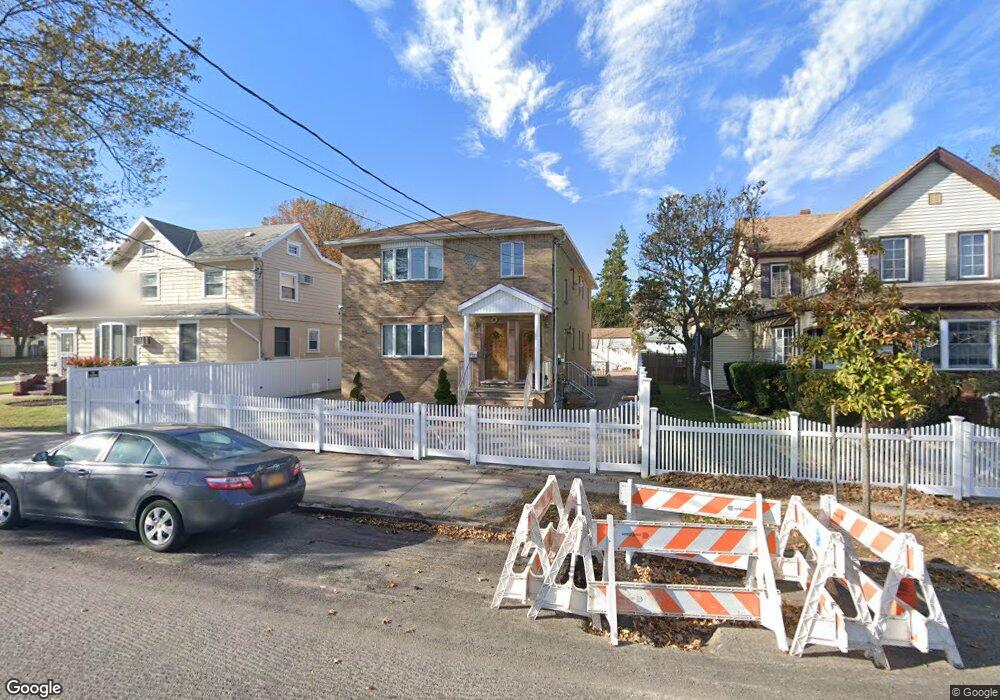 17-12 149th St unit Fl 2, Whitestone, NY 11357 - photo 1