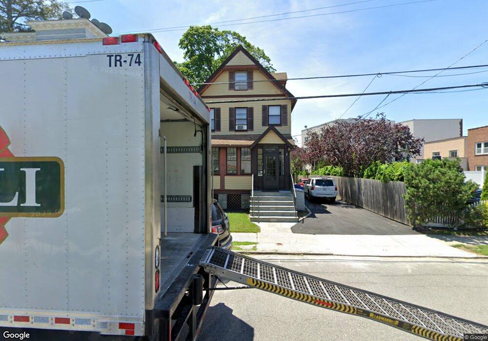 456 Beach Ave, Mamaroneck, NY 10543 - photo 1