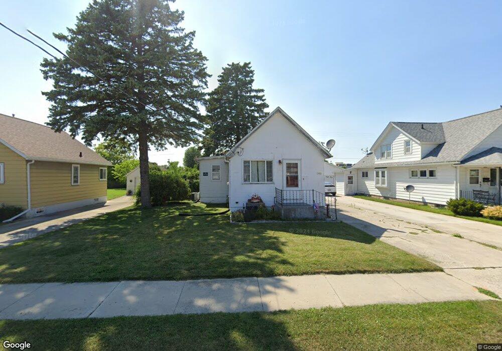 1422 S 32nd St, Manitowoc, WI 54220 - photo 1