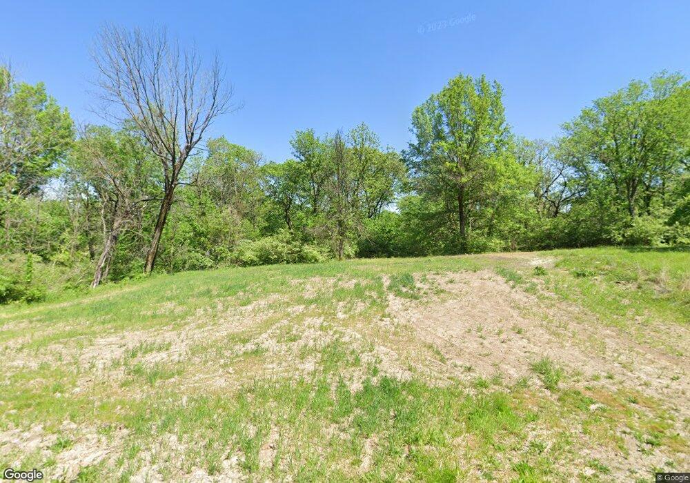 1043 W End Place, Moberly, MO 65270 - photo 1