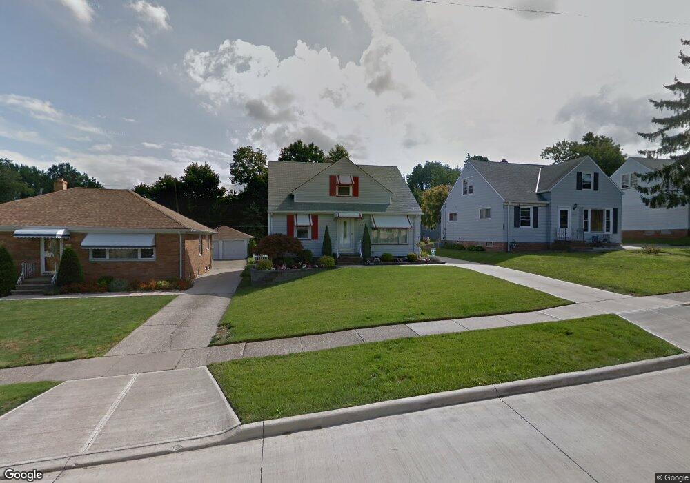 2393 Larchmont Dr, Wickliffe, OH 44092 - photo 1