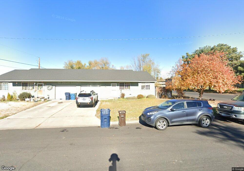 1711 SW Metolius Ave, Redmond, OR 97756 - photo 1