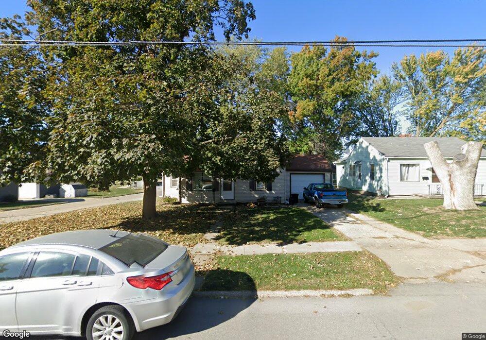 305 E 19th St S, Newton, IA 50208 - photo 1