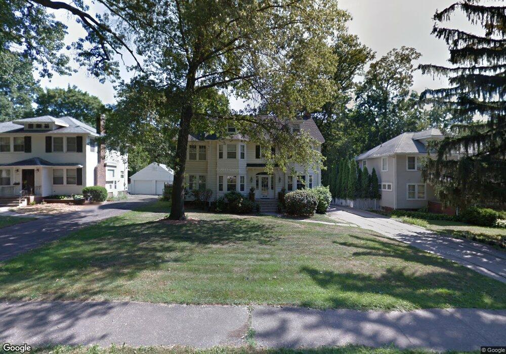 2325 Blake Blvd SE, Cedar Rapids, IA 52403 - photo 1