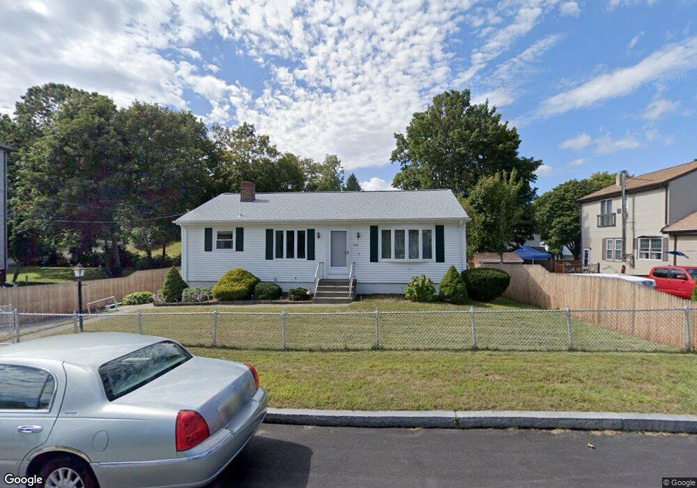 527 Smith St, Fall River, MA 02721 - photo 1