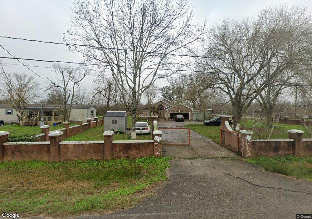 3906 S Meadows St, Alvin, TX 77511 - photo 1