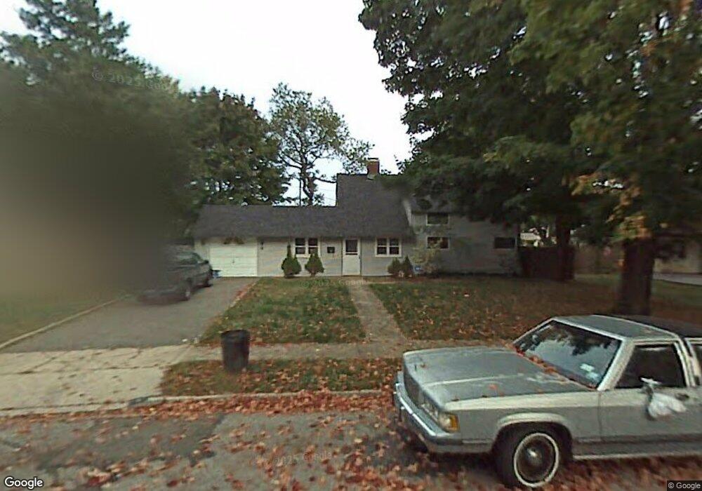 11 Return Ln, Levittown, NY 11756 - photo 1