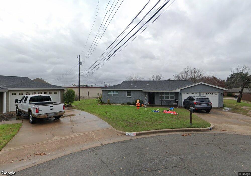 833 Woodcrest Dr, Hurst, TX 76053 - photo 1