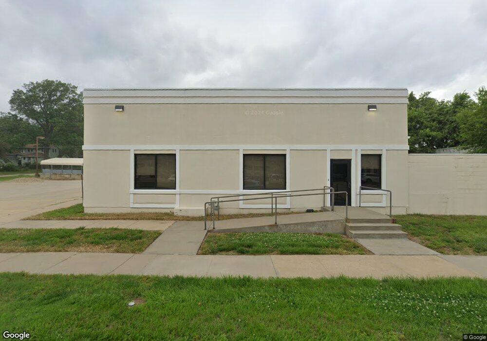 635 SW College Ave, Topeka, KS 66606 - photo 1