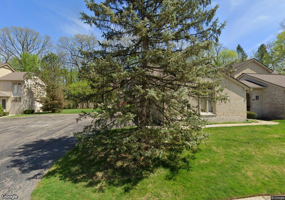 1475 Ravineview Ct unit B9, Bloomfield Hills, MI 48304 - photo 1