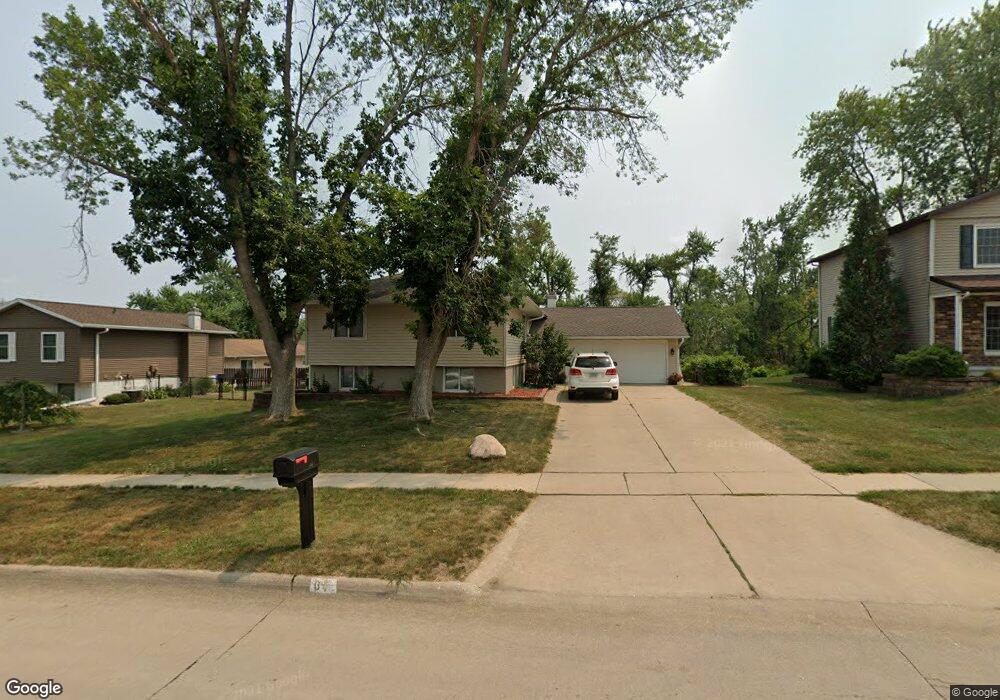 67 Clive Dr NW, Cedar Rapids, IA 52405 - photo 1