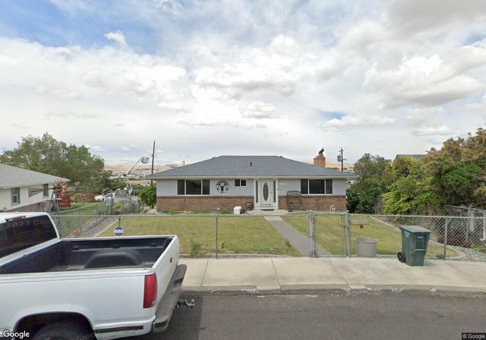 1709 SW Hailey Ln, Pendleton, OR 97801 - photo 1