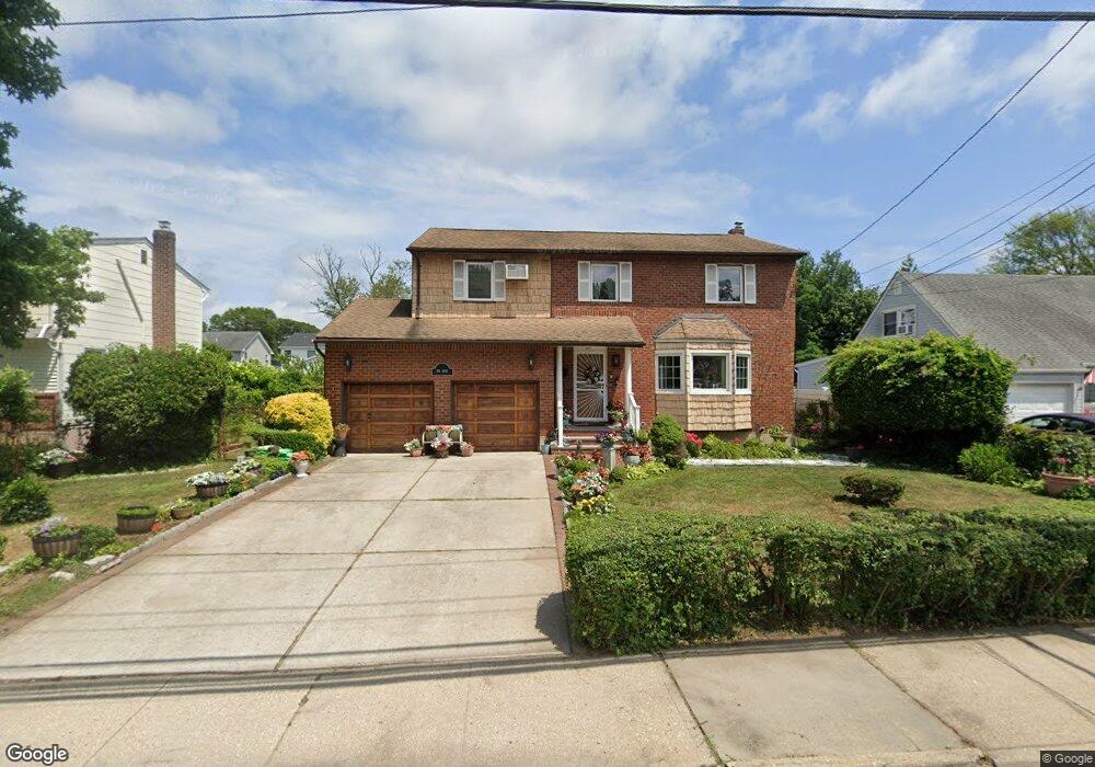 1431 Meadowbrook Rd, Merrick, NY 11566 - photo 1