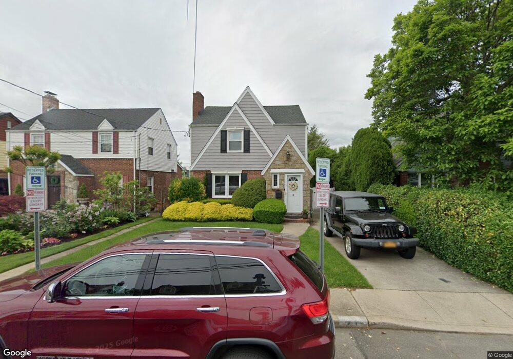 21 Greenway S, West Hempstead, NY 11552 - photo 1