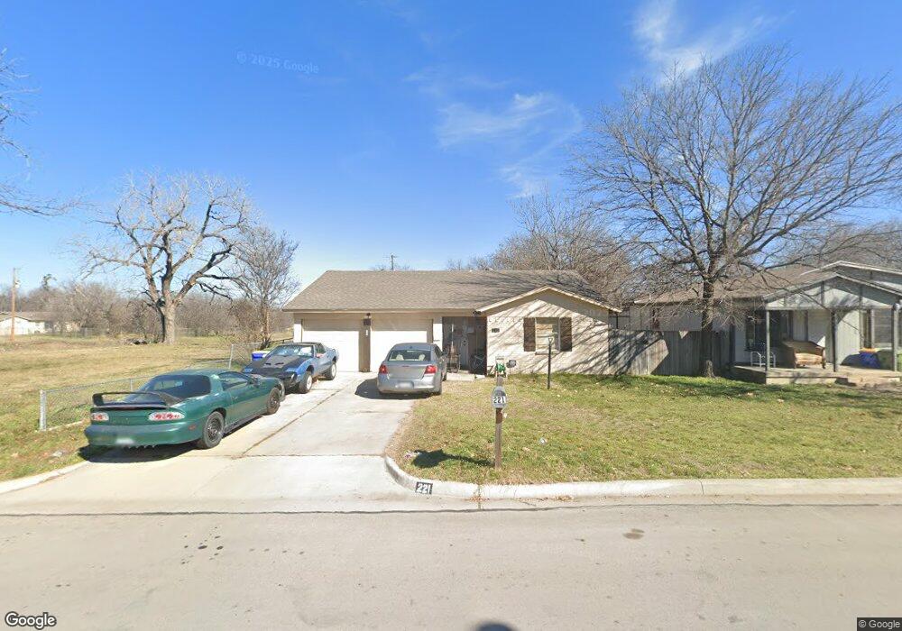 221 Pemberton Dr, Fort Worth, TX 76108 - photo 1