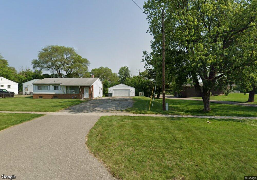 1402 W Coldwater Rd, Flint, MI 48505 - photo 1