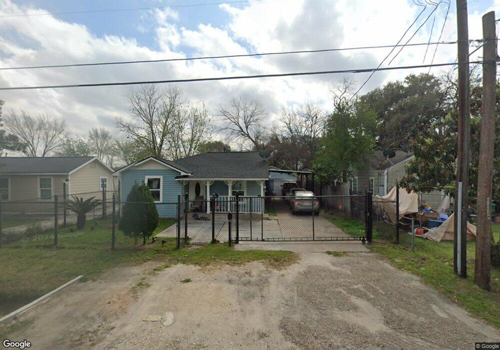 218 Fichter St, Houston, TX 77022 - photo 1