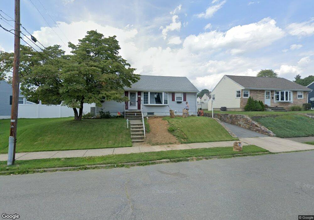 1560 Dale Ln, Bethlehem, PA 18018 - photo 1