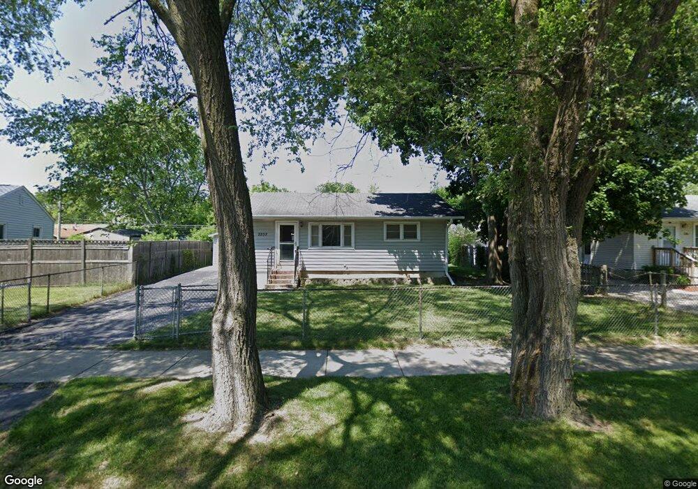 2232 Shawnee Rd, Waukegan, IL 60087 - photo 1