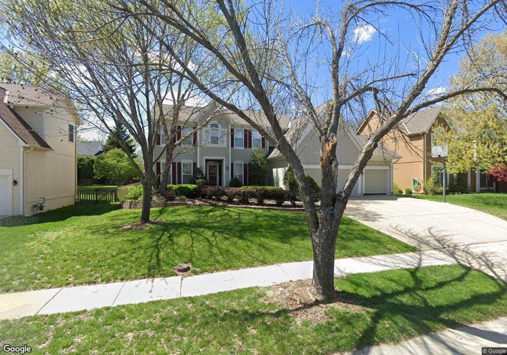 8402 Mullen Rd, Lenexa, KS 66215 - photo 1