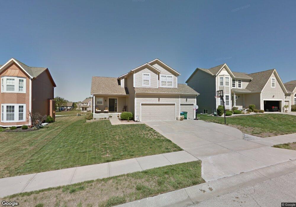 1284 SW Nagona Ln, Lees Summit, MO 64082 - photo 1