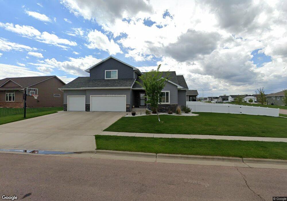 5401 S Woodsedge Trail, Sioux Falls, SD 57108 - photo 1