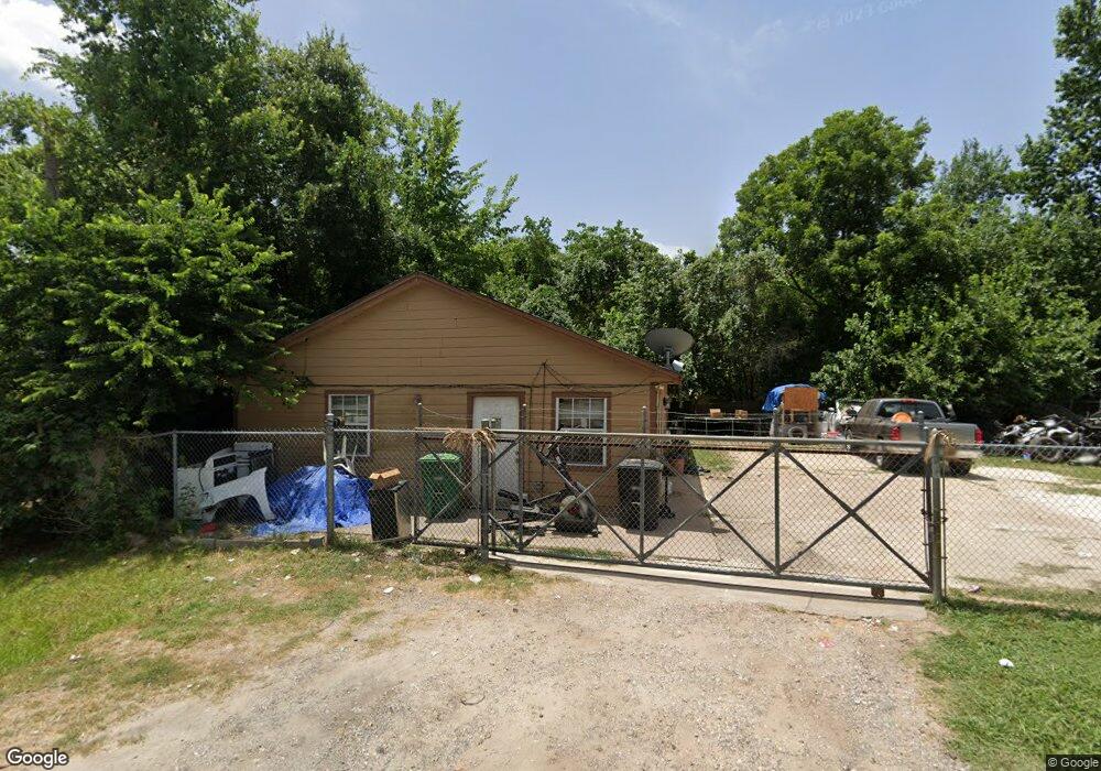 8520 Prairie View Dr, Houston, TX 77088 - photo 1