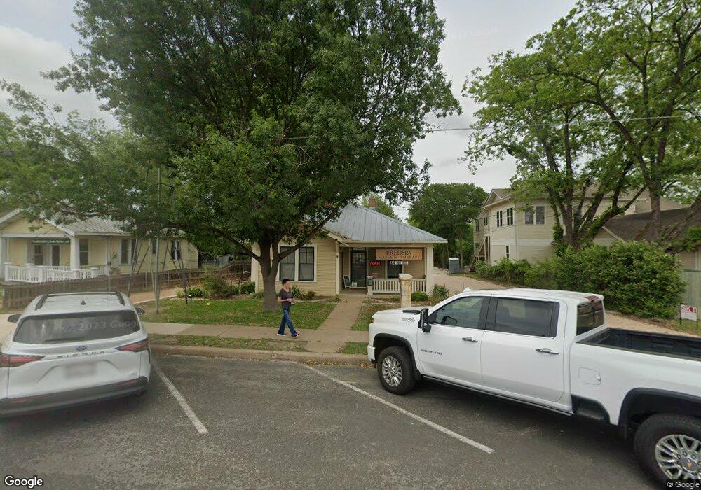 112 E Austin St, Fredericksburg, TX 78624 - photo 1