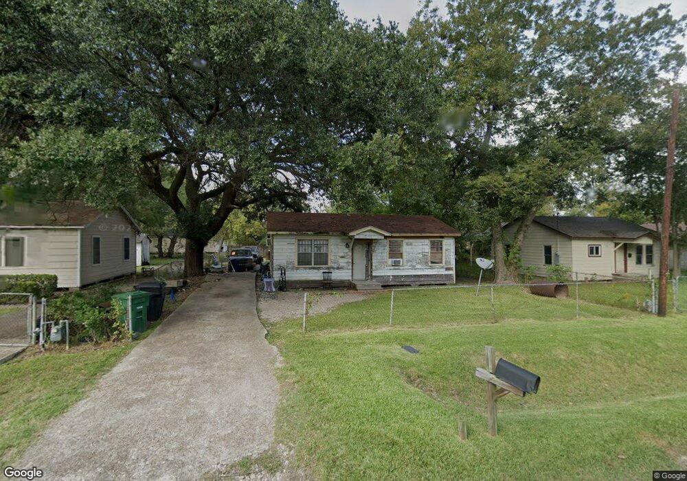 7229 Weyburn St, Houston, TX 77028 - photo 1