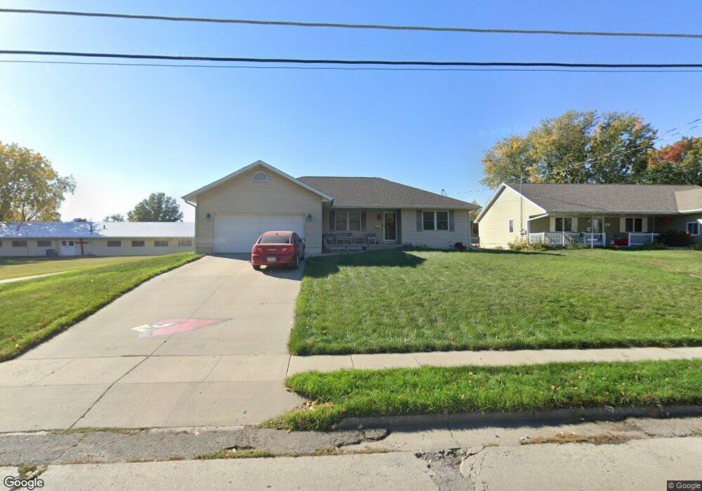 641 E 12th St N, Newton, IA 50208 - photo 1