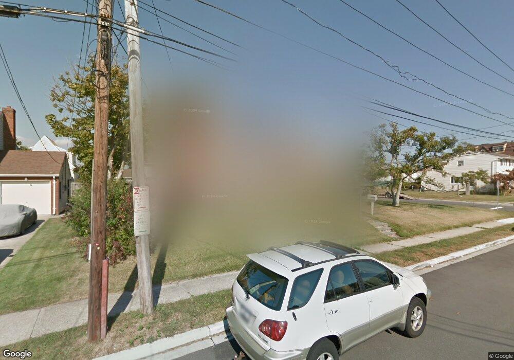 1035 Vanderbilt Ave, Island Park, NY 11558 - photo 1