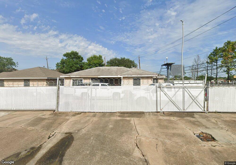 3131 Roe Dr, Houston, TX 77087 - photo 1